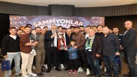 Gebze ilçesi çifte şampiyonluğu kutladı