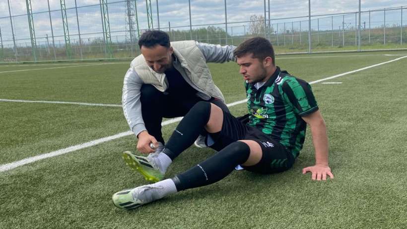 Hem antrenör, hem sağlıkçı..Alkışlar Arda Kaval'a Hem antrenör, hem sağlıkçı..Alkışlar Arda Kaval'a